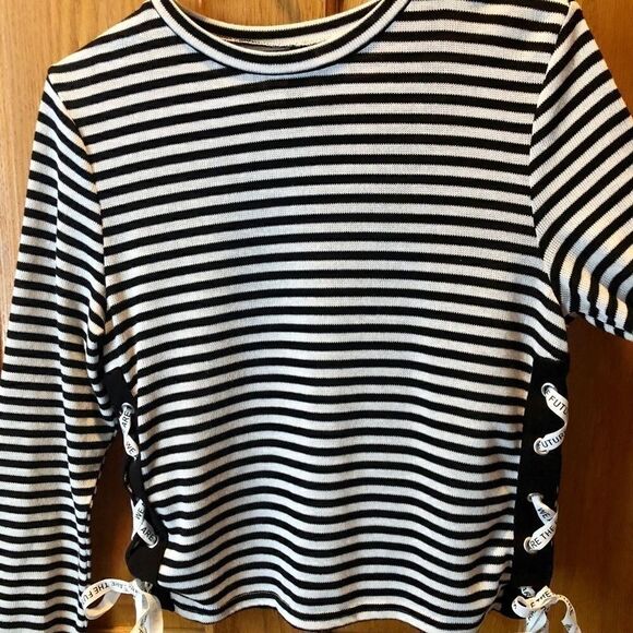 NEW DIVIDED LIGHTWEIGHT CRISS-CROSS TIE SWEATER M - Picture 10 of 11